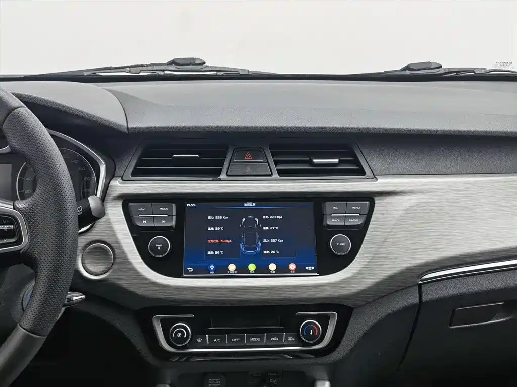 Geely Vision X3 2019 — фото 12