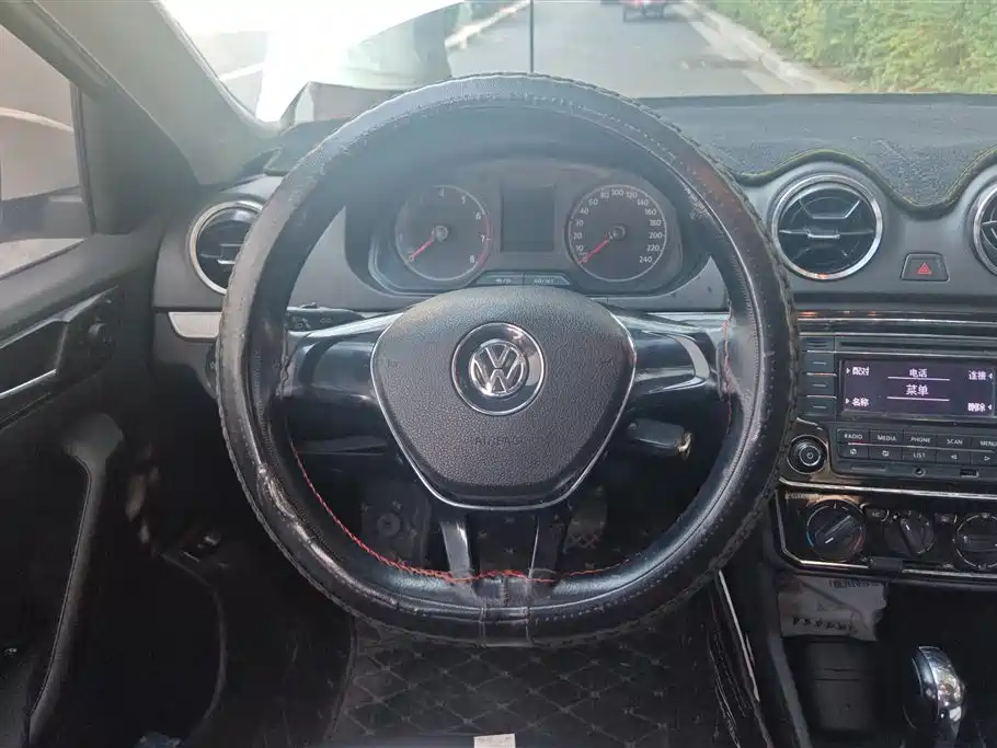 Volkswagen Jetta 2018 — фото 15
