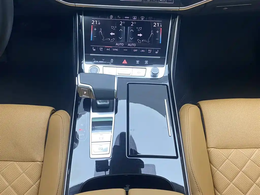Audi A8 2022 — фото 22