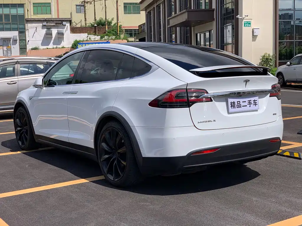 Tesla Model X 2016