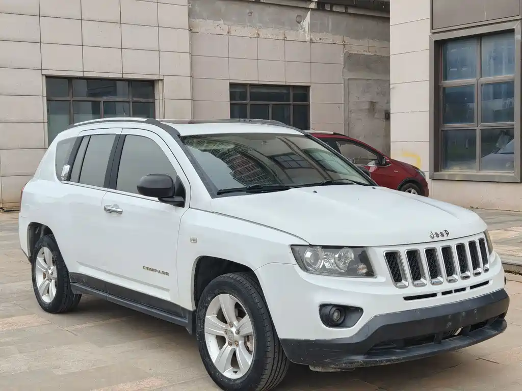 Jeep Compass 2015 — фото 3