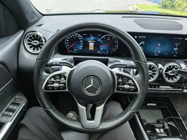 Mercedes-Benz GLB 2021
