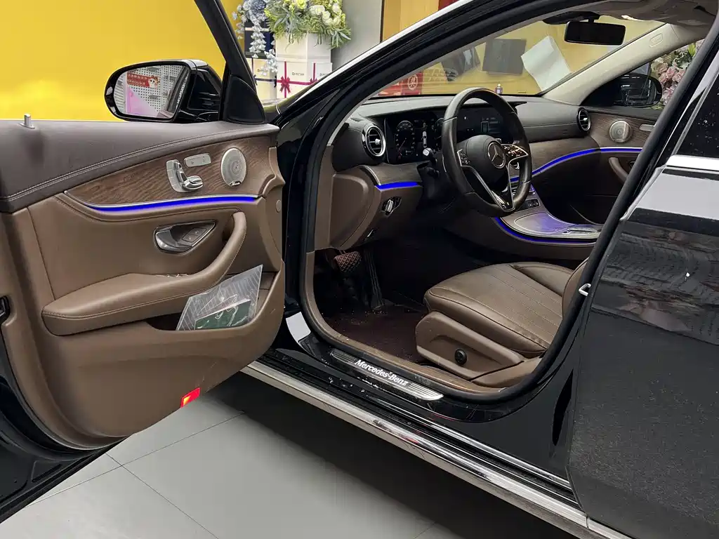 Mercedes-Benz E-Class 2023 — фото 4