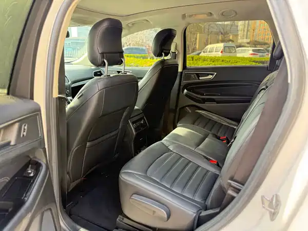 Ford Edge 2015