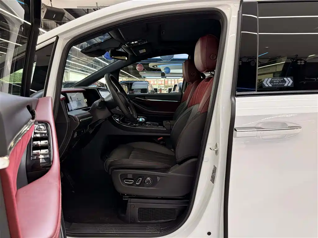 GAC Motor Trumpchi M8 2023 — фото 4
