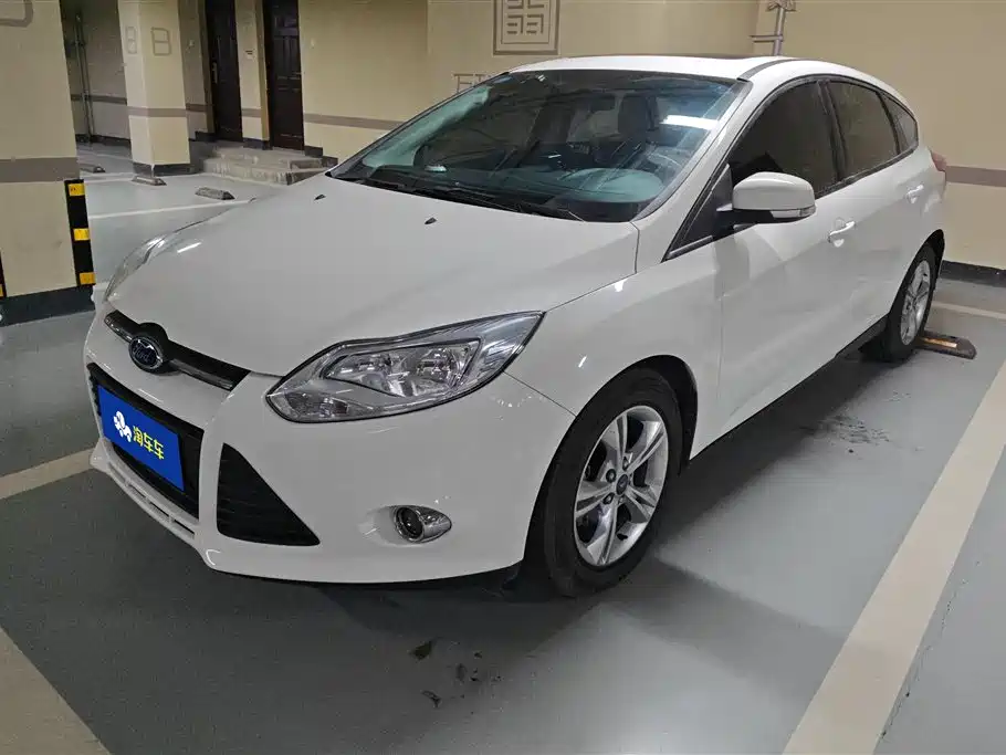 Ford Focus 2015 — фото 1