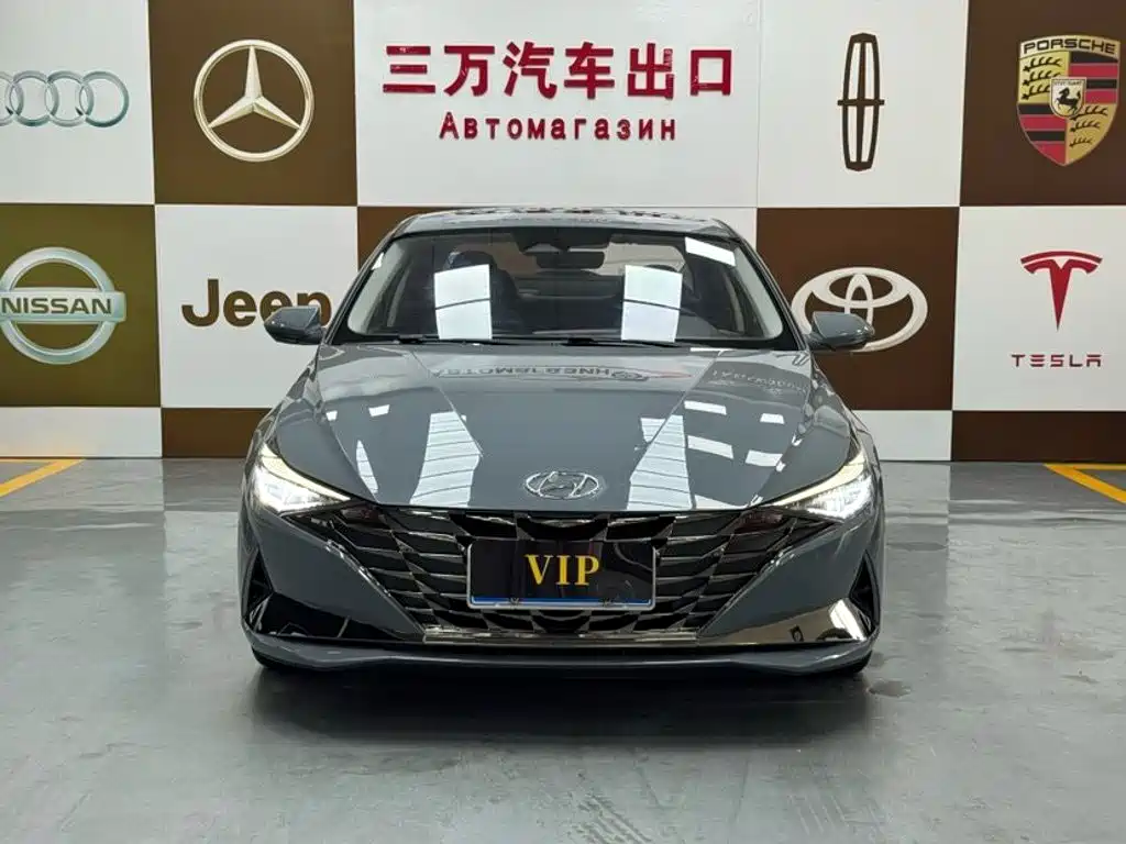 Hyundai Elantra 2022