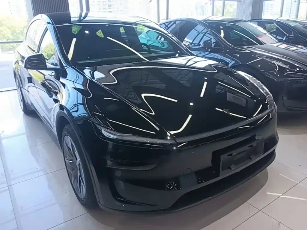 Tesla Model Y L 2026