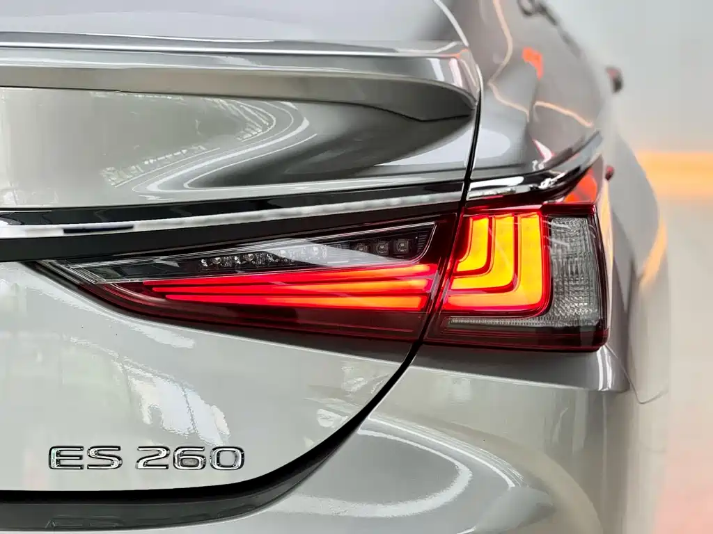 Lexus ES 2023 — фото 18