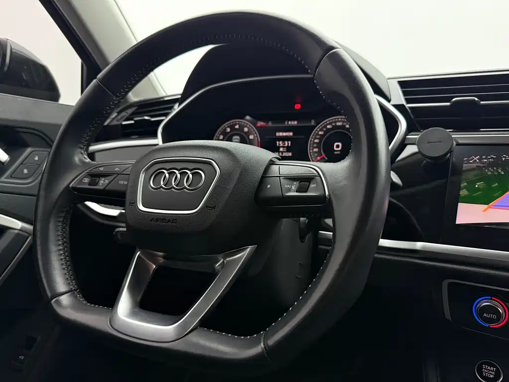 Audi Q3 2021 — фото 17