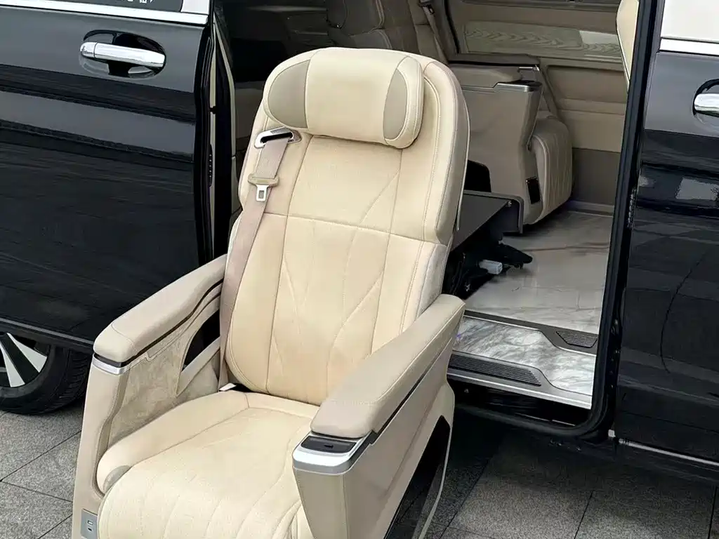 Mercedes-Benz Vito 2023 — фото 11