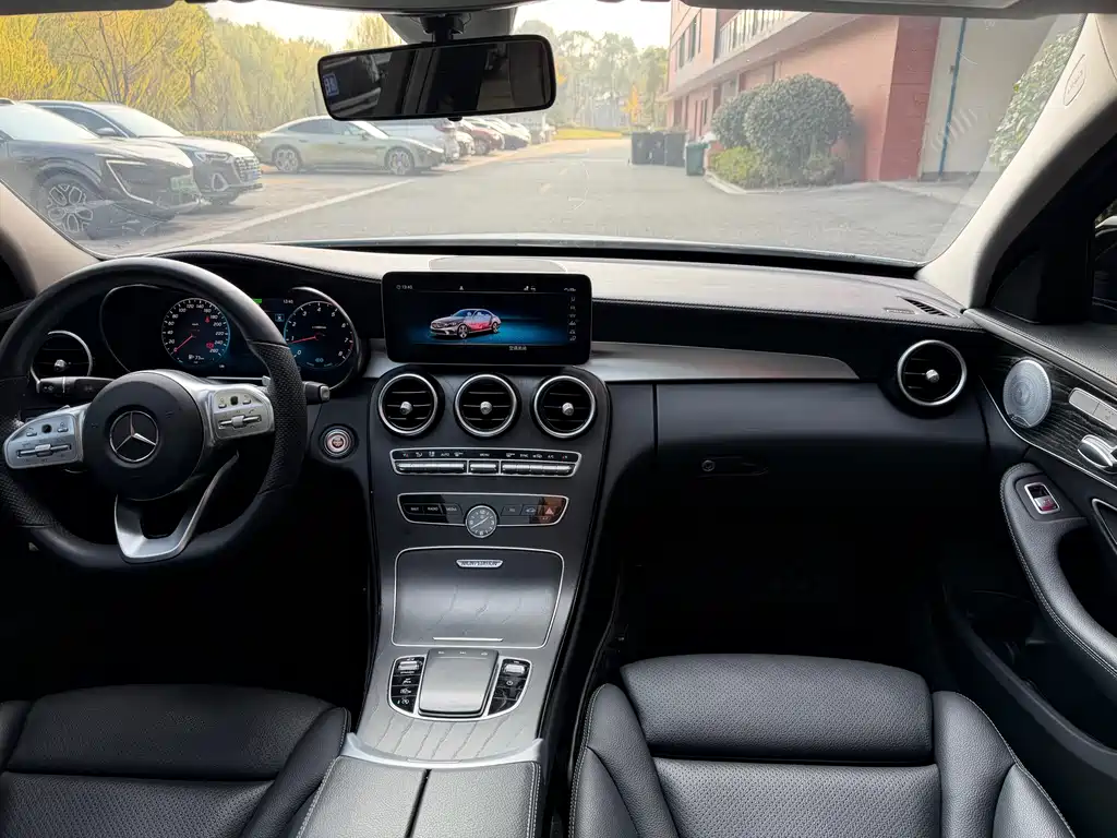 Mercedes-Benz C-Class 2021