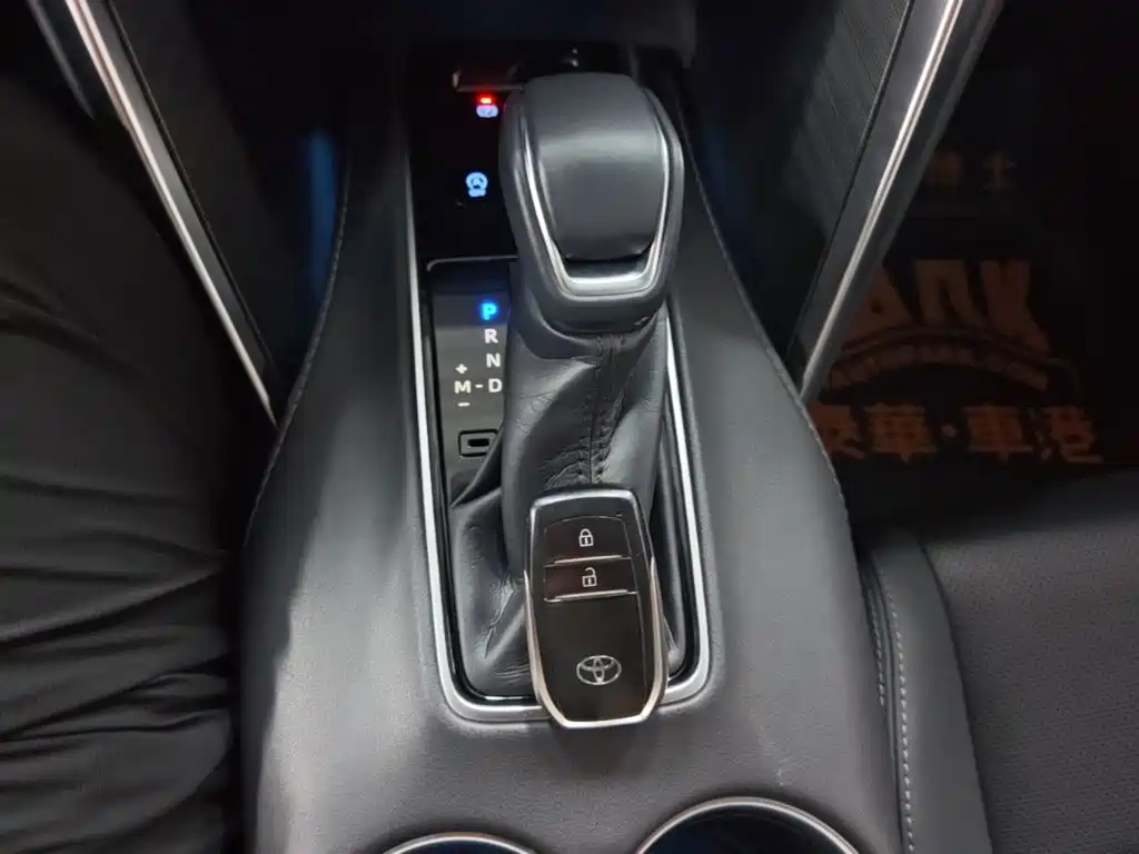 Toyota Harrier 2022 — фото 14