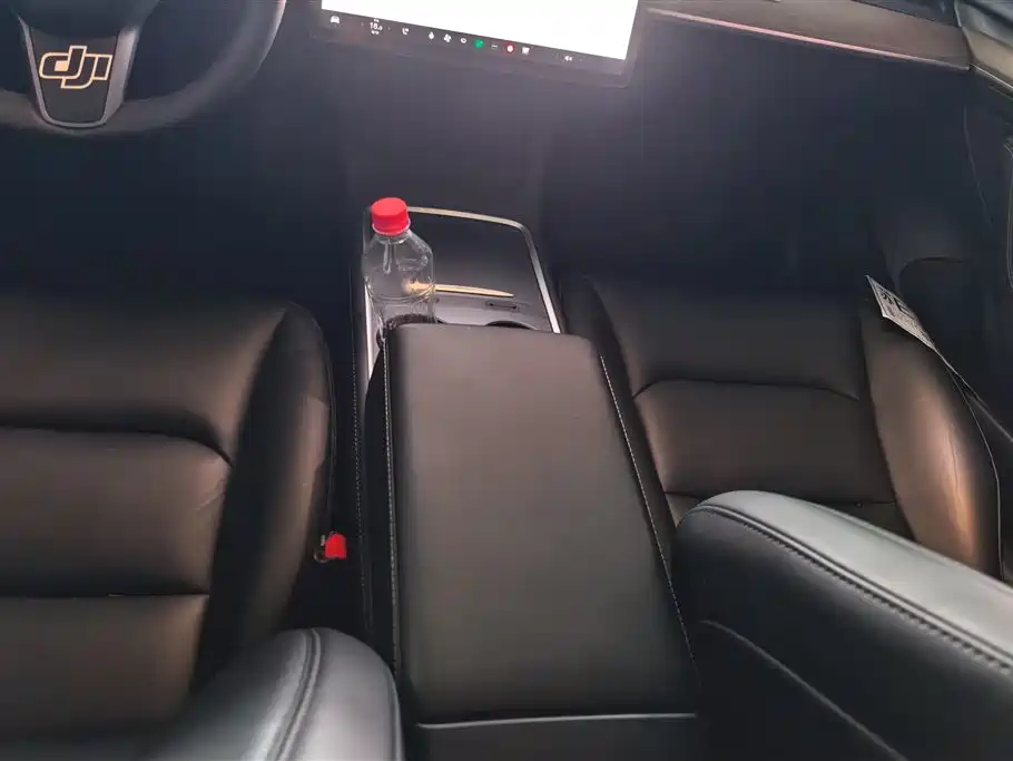 Tesla Model 3 2023 — фото 16