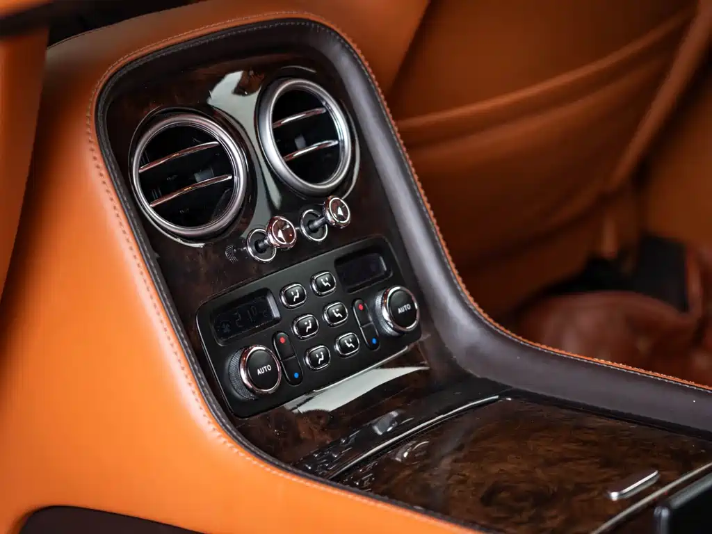 Bentley Flying Spur 2013 — фото 27