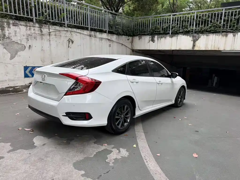 Honda Civic 2020 — фото 14