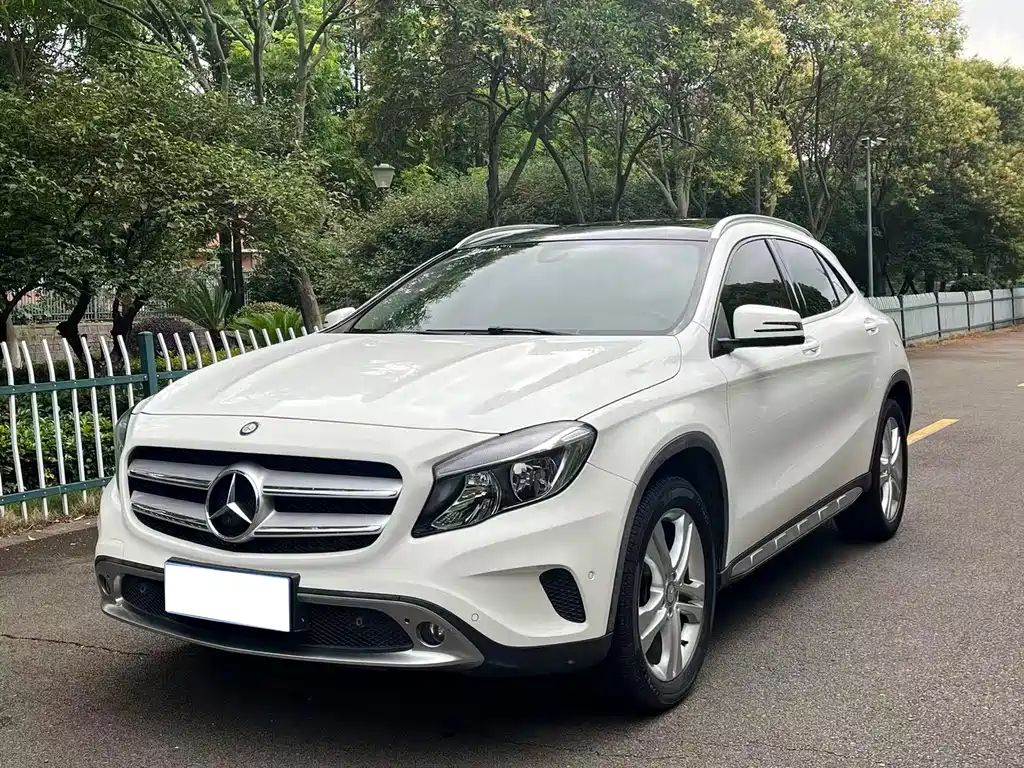 Mercedes-Benz GLA 2015
