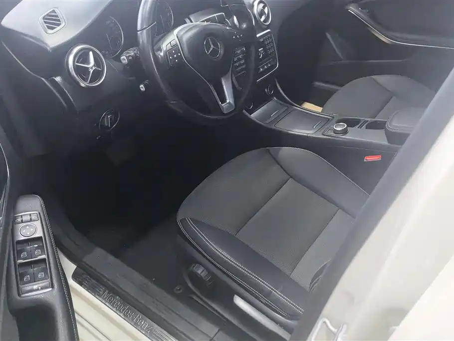 Mercedes-Benz A-Class 2015 — фото 8