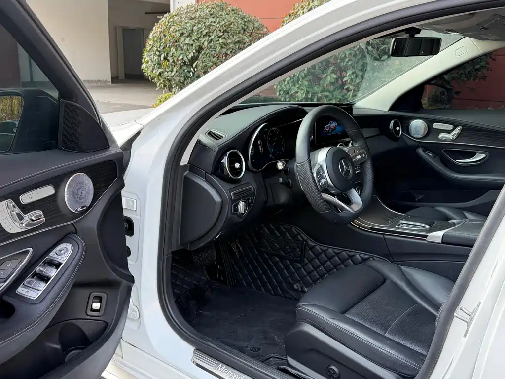Mercedes-Benz C-Class 2021