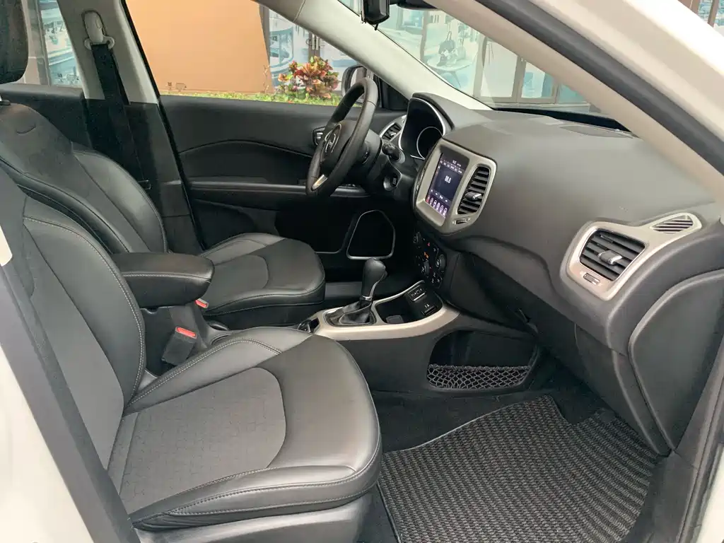 Jeep Compass 2020 — фото 8