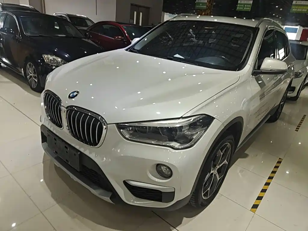 BMW X1 2018 — фото 1