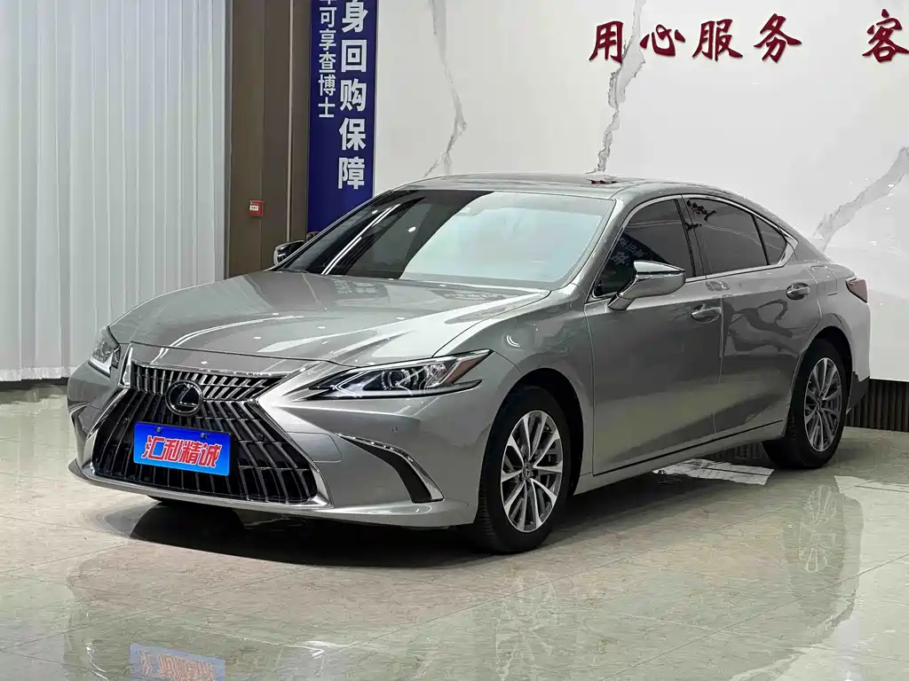 Lexus ES 2022 — фото 1