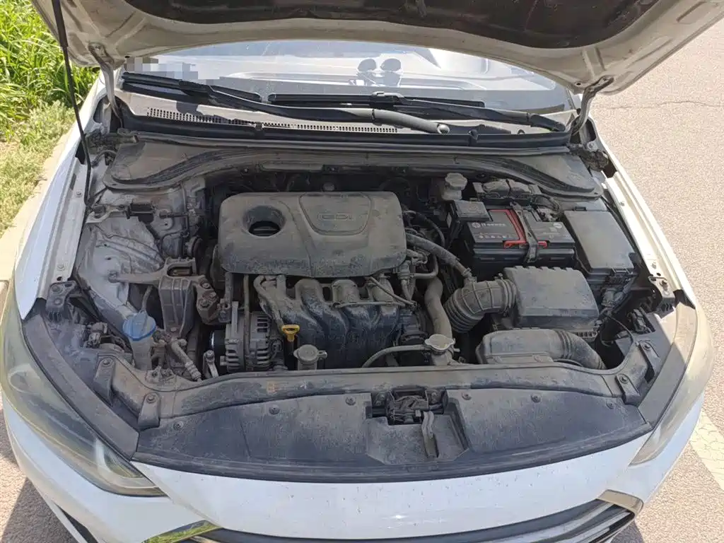 Hyundai Elantra 2018 — фото 11
