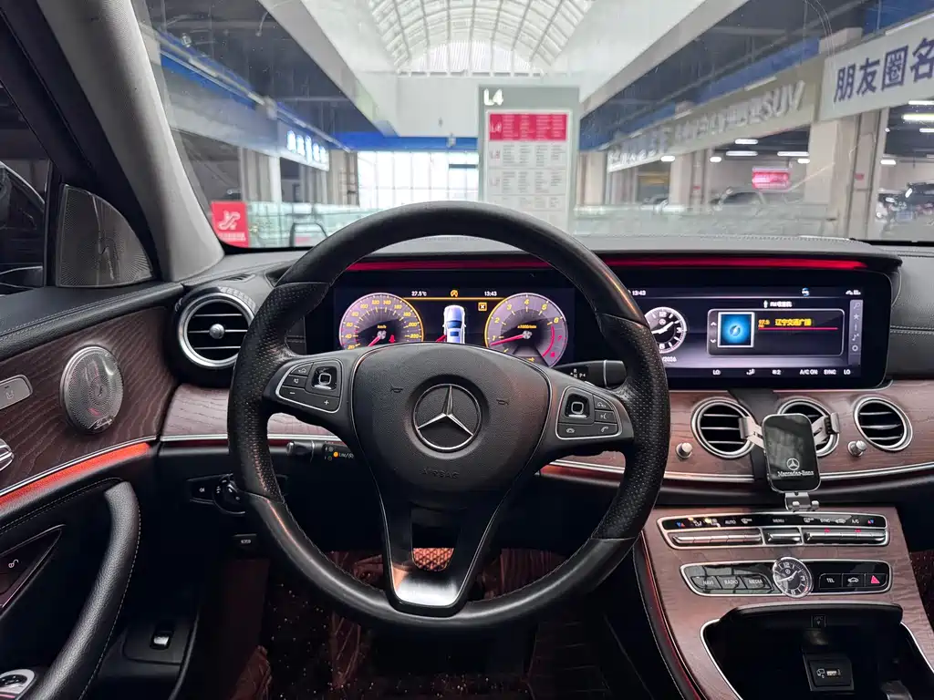 Mercedes-Benz E-Class 2018 — фото 12