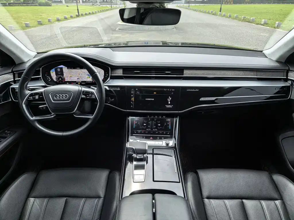 Audi A8 2020 — фото 12
