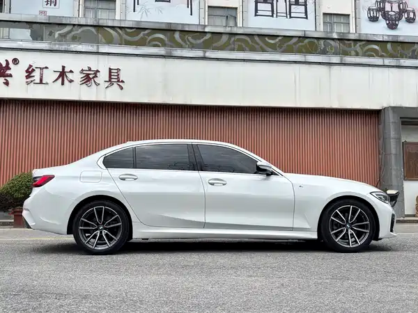 BMW 3 Series 2021