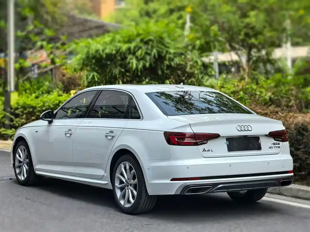 Audi A4L 2019 — фото 9