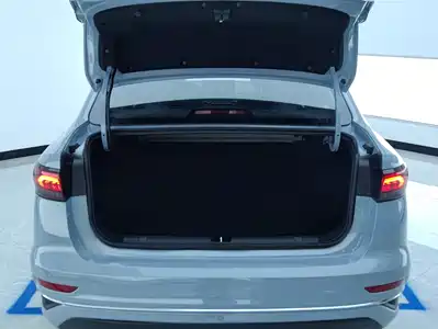 Geely Emgrand 2024