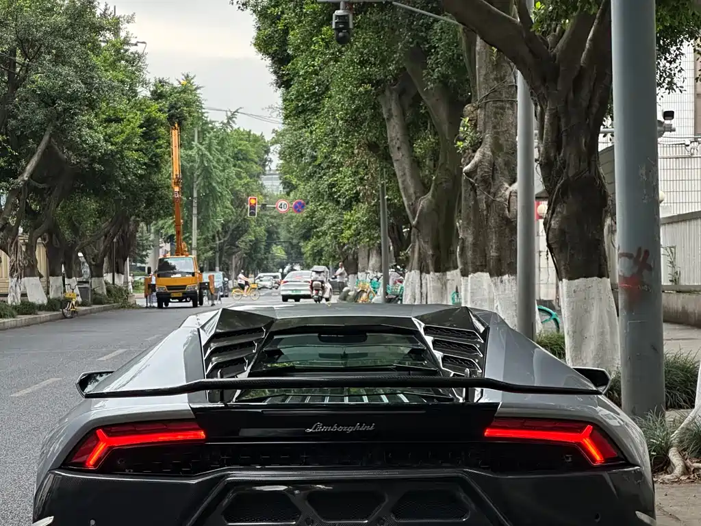 Lamborghini Huracán 2017 — фото 14