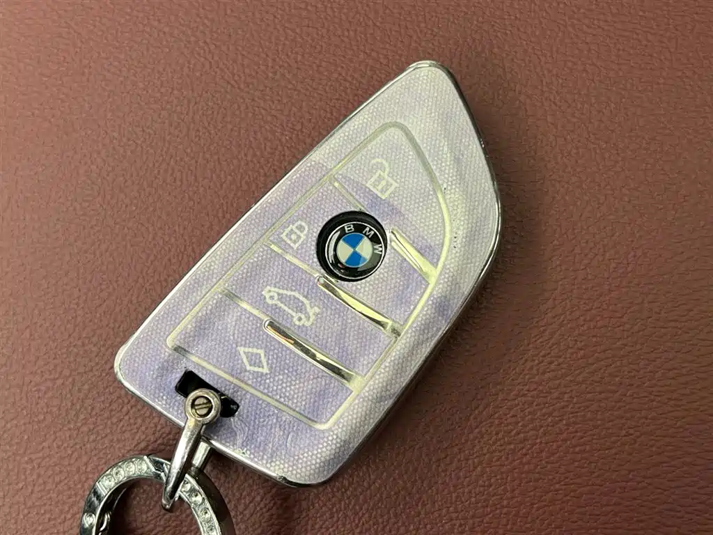 BMW 3 Series 2025 — фото 17