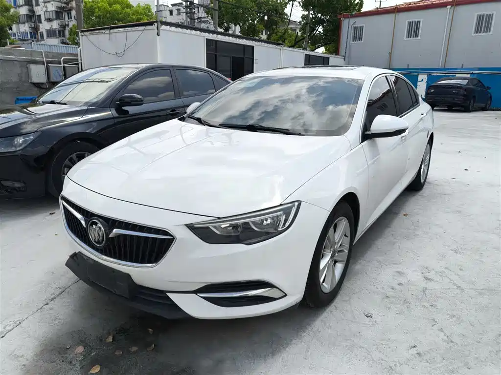 Buick Regal 2018 — фото 1
