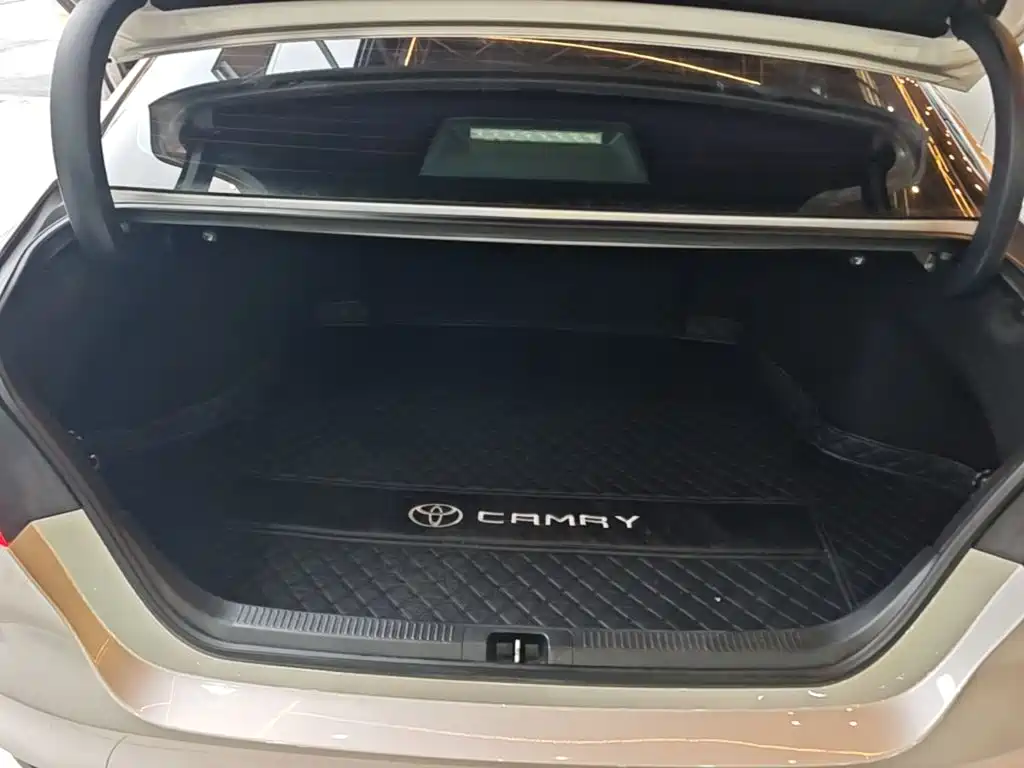 Toyota Camry 2020 — фото 15
