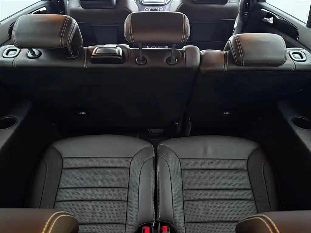 Mercedes-Benz GLS AMG 2016 — фото 27