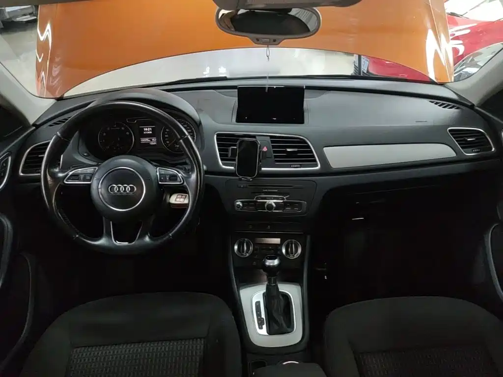 Audi Q3 2015 — фото 10