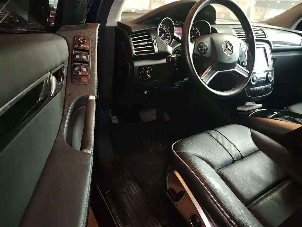 Mercedes-Benz R-Class 2016 — фото 16