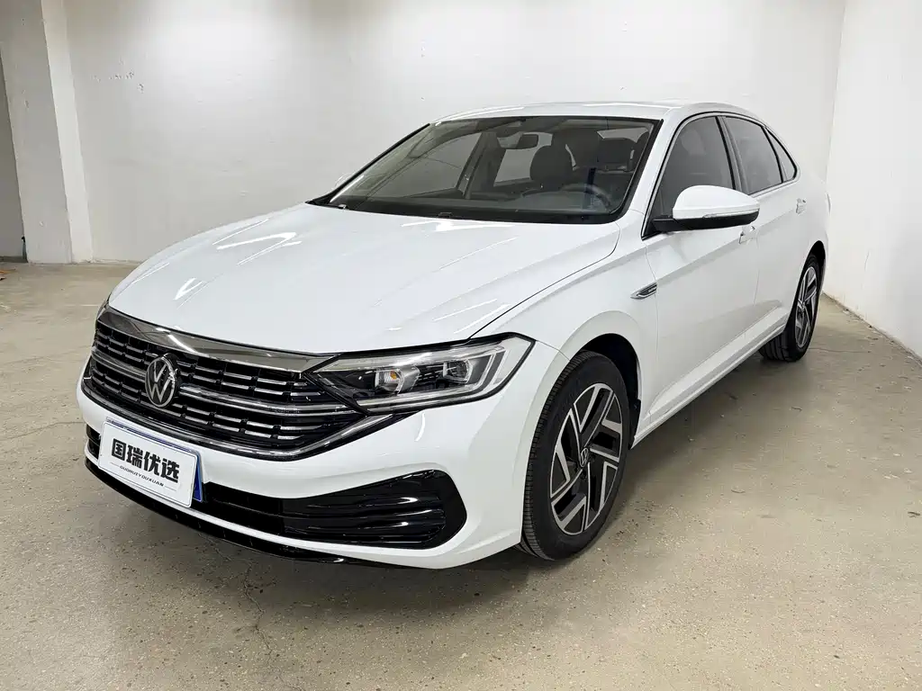 Volkswagen Sagitar 2022