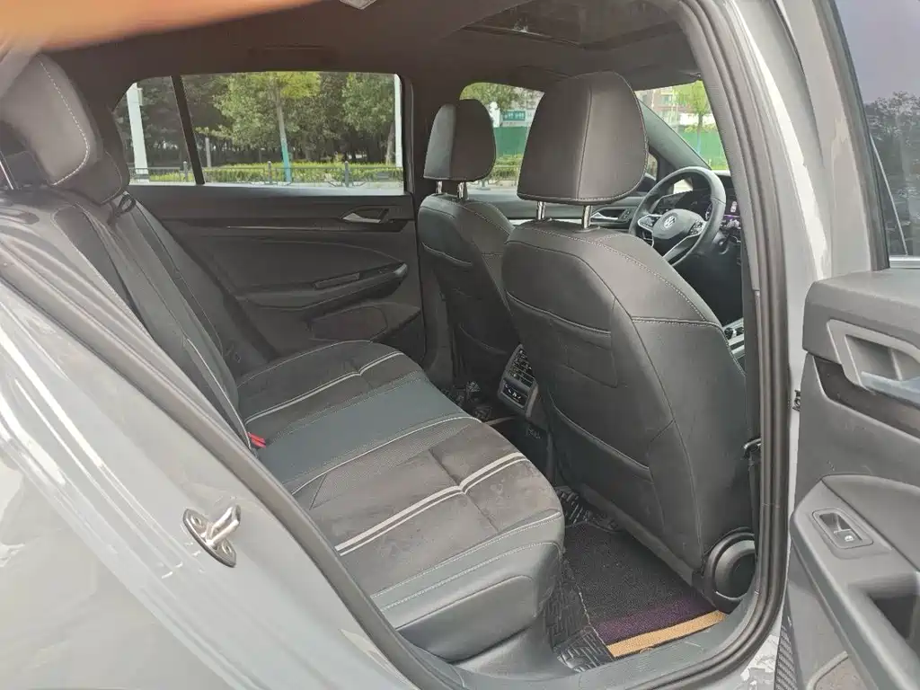 Volkswagen Golf 2023