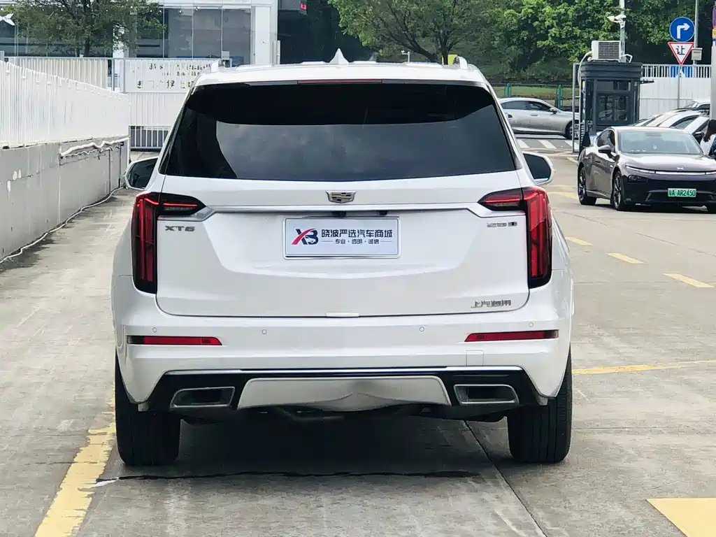 Cadillac XT6 2020 — фото 9