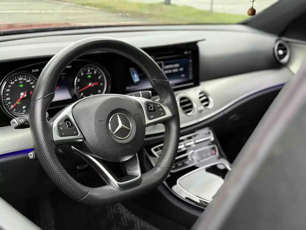 Mercedes-Benz E-Class 2017 — фото 10
