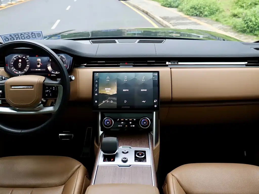 Land Rover Range Rover 2023 — фото 12