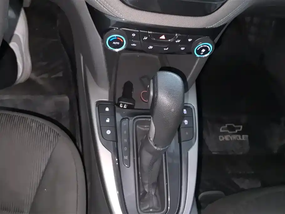 Chevrolet Malibu 2018 — фото 16