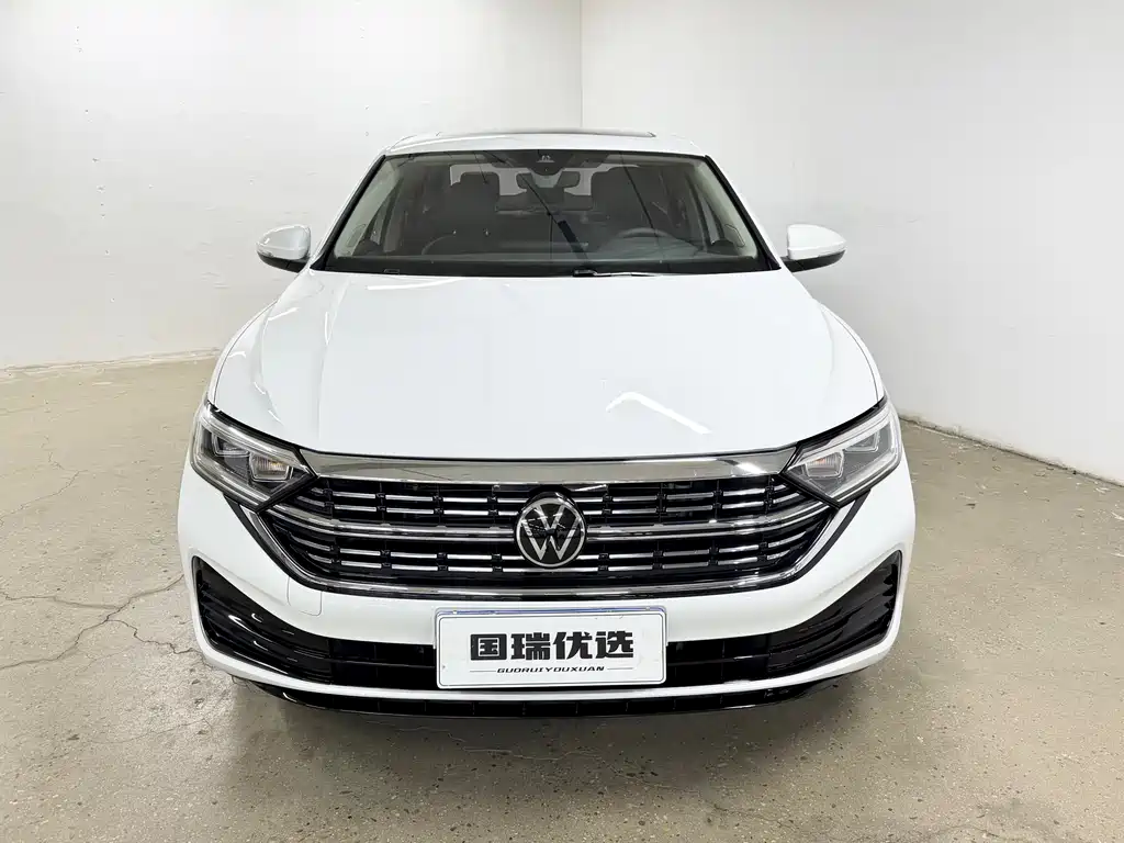 Volkswagen Sagitar 2022
