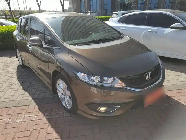 Honda Jade 2016