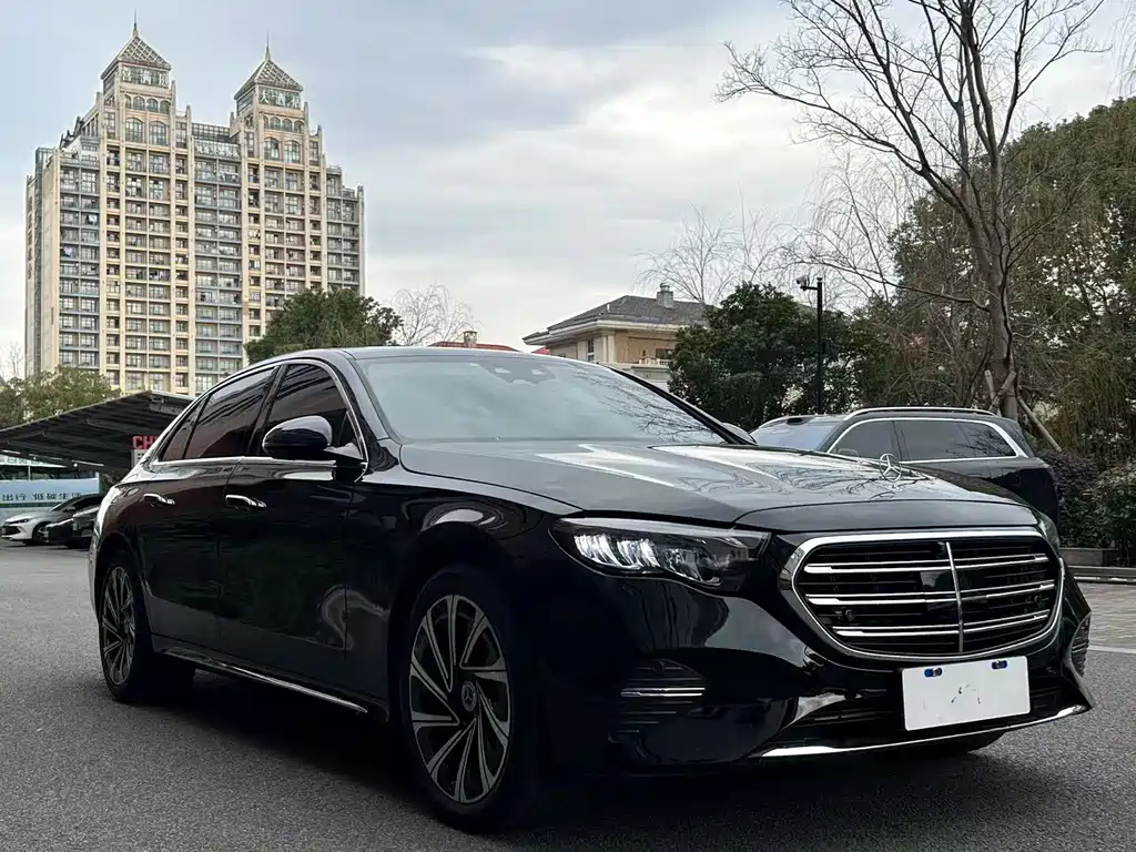 Mercedes-Benz E-Class 2024
