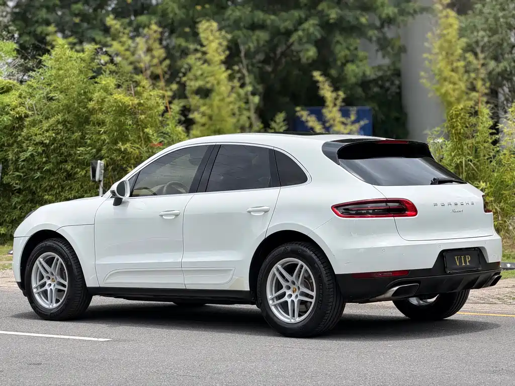 Porsche Macan 2017 — фото 13