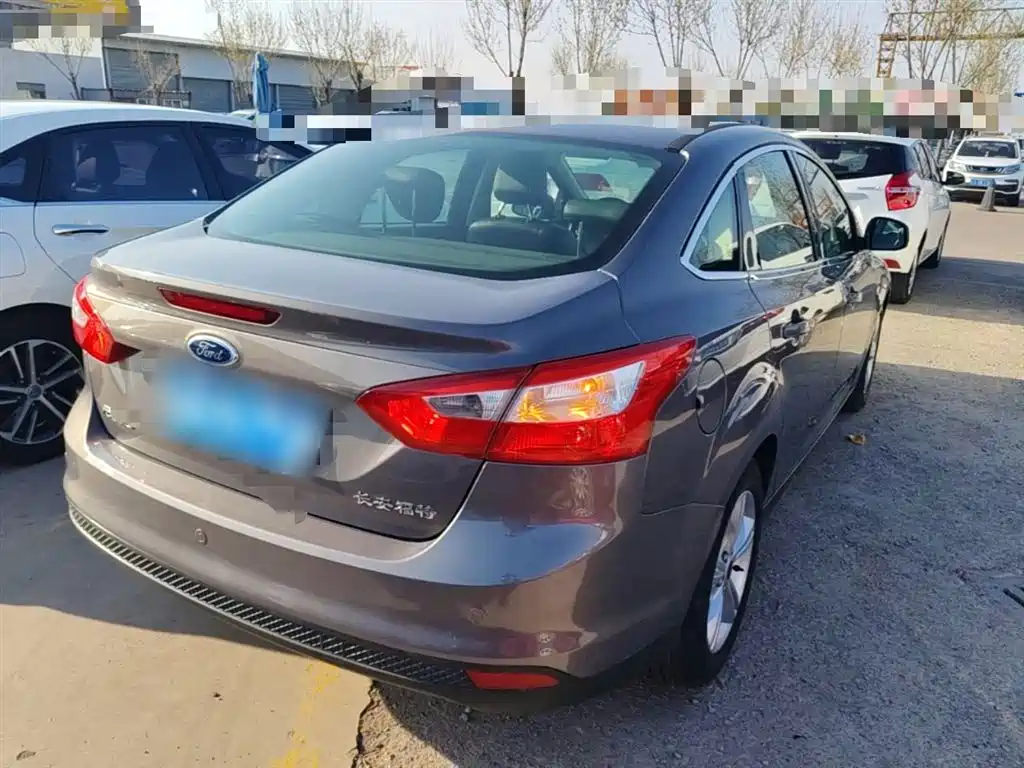 Ford Focus 2015 — фото 7